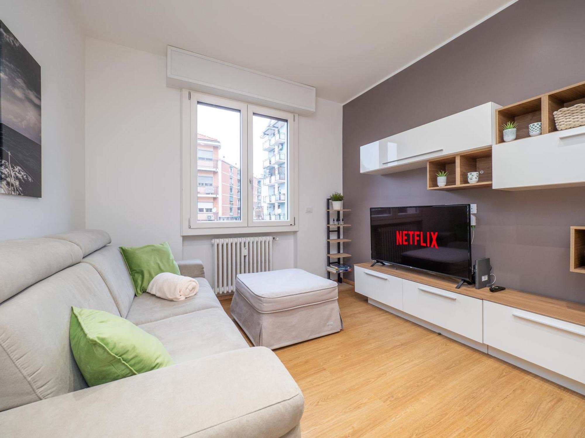 Milano 5 Guests - Modern Apt With Balcony エクステリア 写真