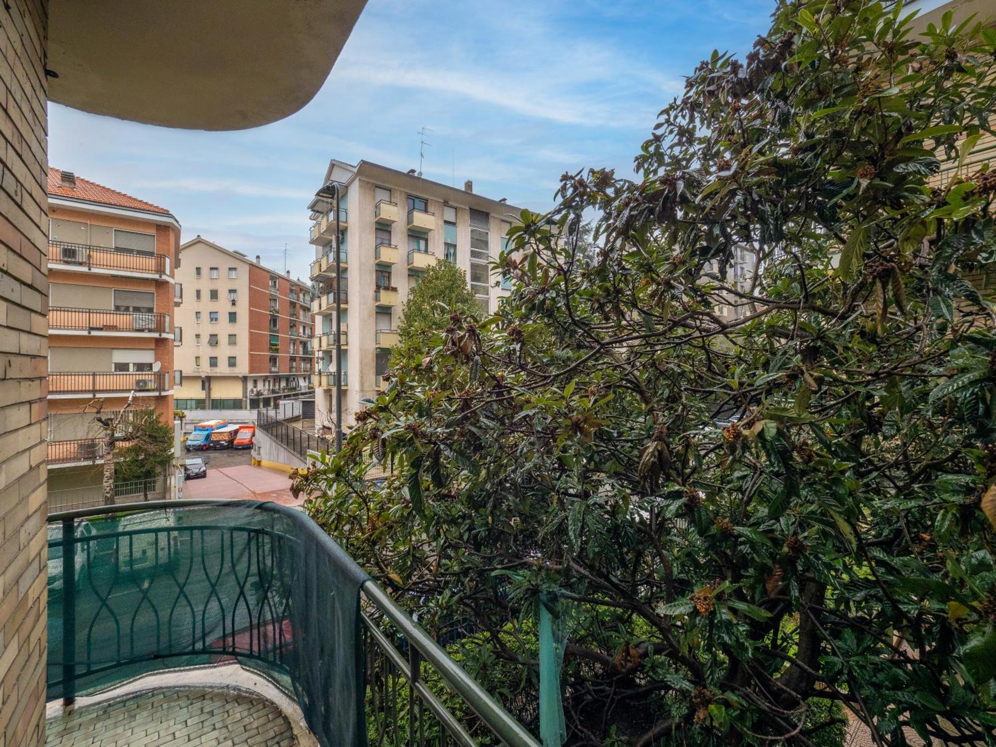 Milano 5 Guests - Modern Apt With Balcony エクステリア 写真